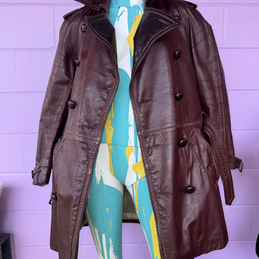 2 Tone 70s Burgundy & Wine Leather Trench Coat. Medium
